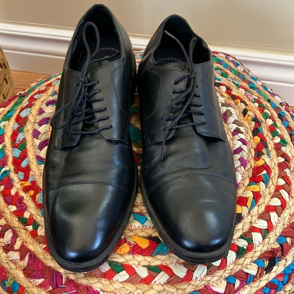 Cole Haan Sleek Black Leather Men's Shoes - Picture 2 of 10